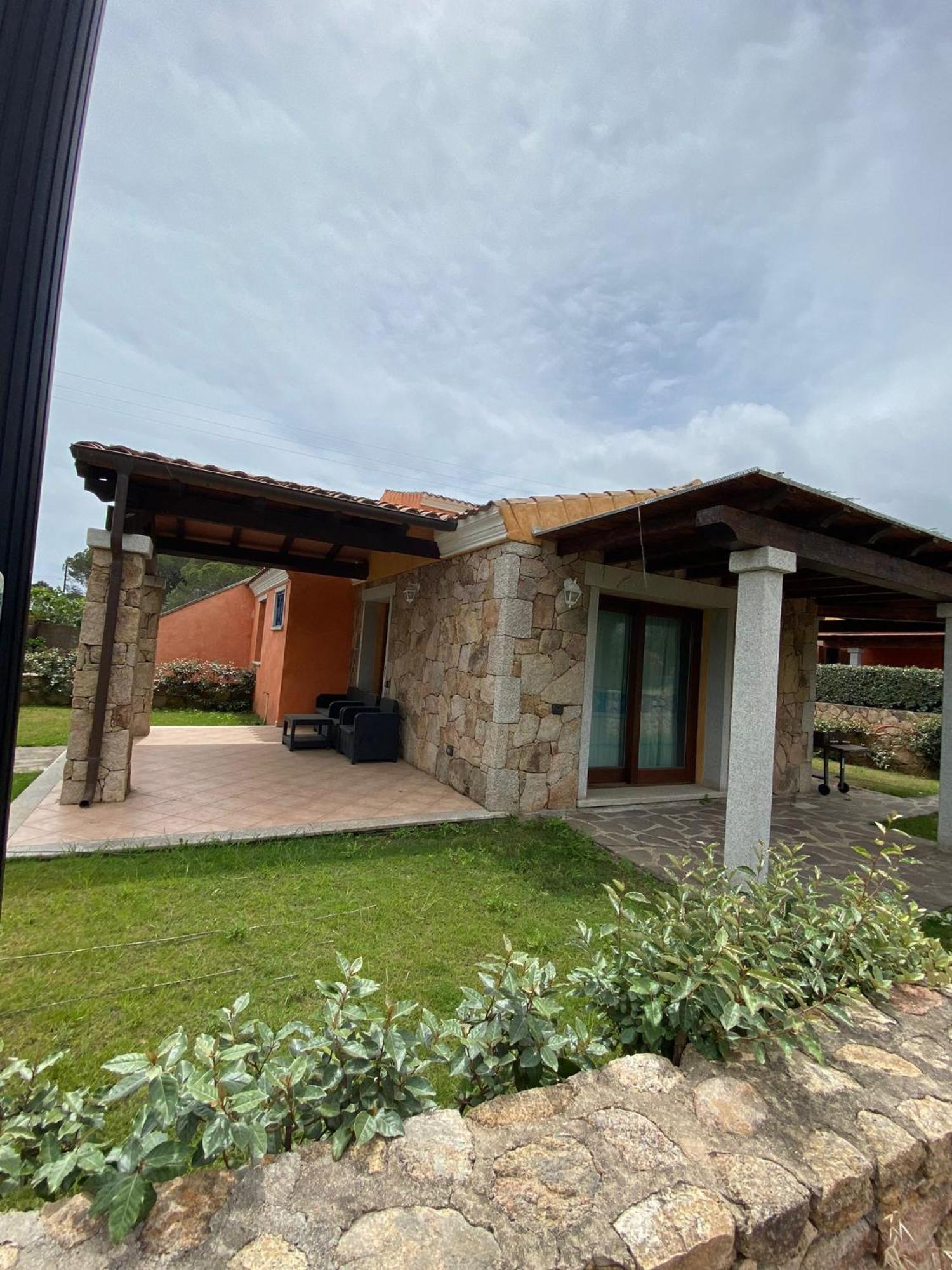 Villa Azzurra Sul Mare Budoni Exterior photo